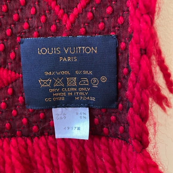 ๐๏ธHOST PICK๐๏ธStunning Louis Vuitton winter scarf - Picture 8 of 8